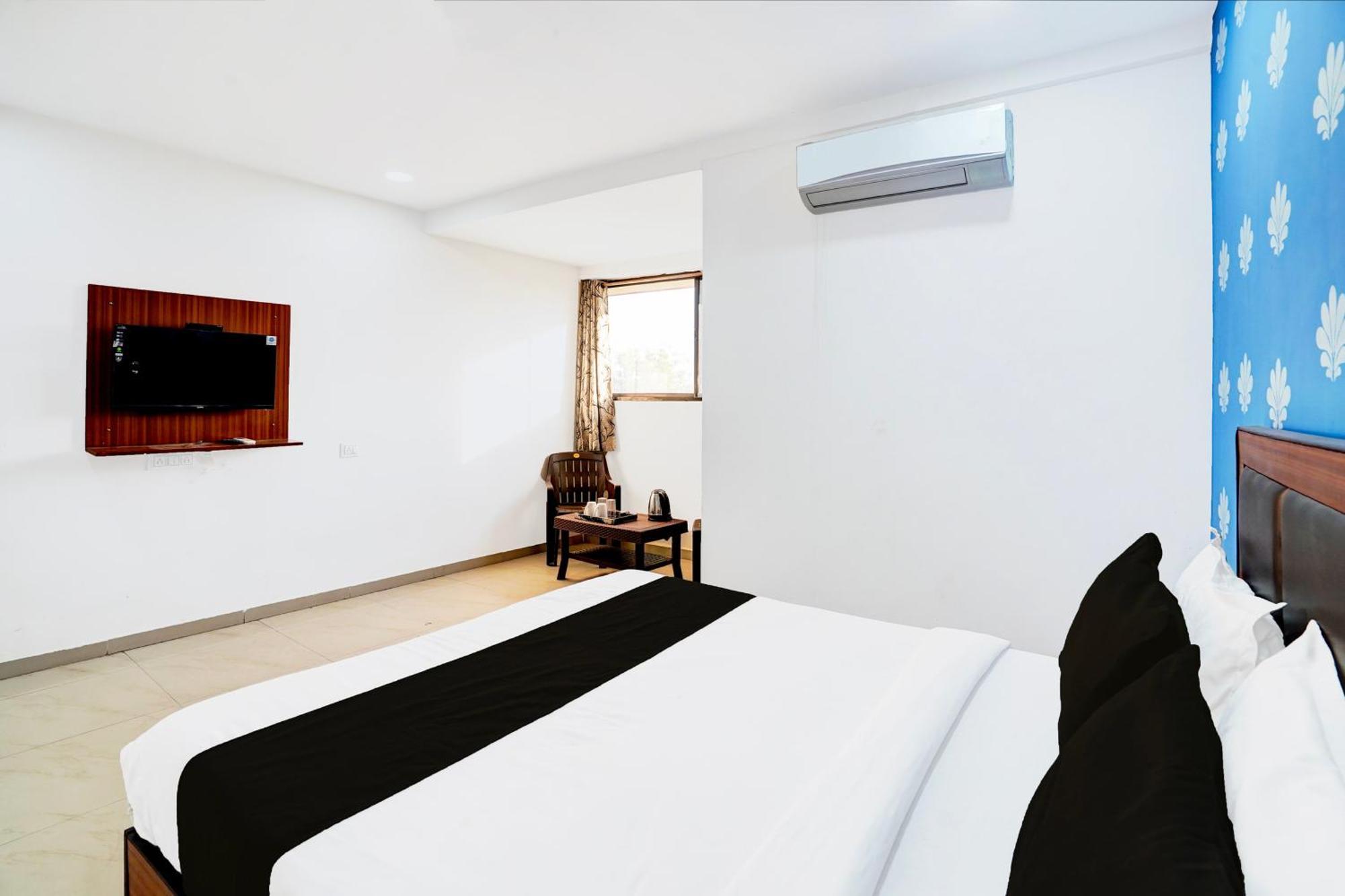 Super Hotel O Geeta Mandir Formerly Hotel Green Park Amhedabad Dış mekan fotoğraf
