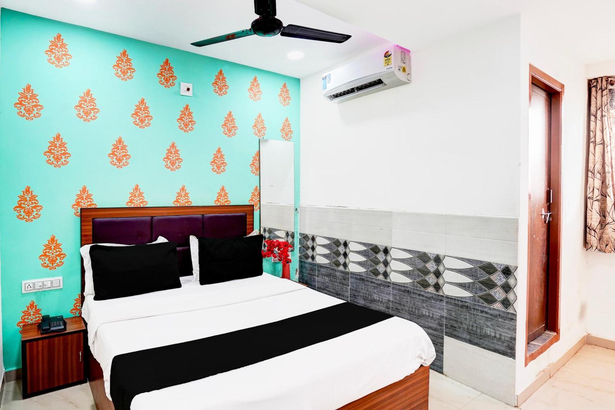 Super Hotel O Geeta Mandir Formerly Hotel Green Park Amhedabad Dış mekan fotoğraf