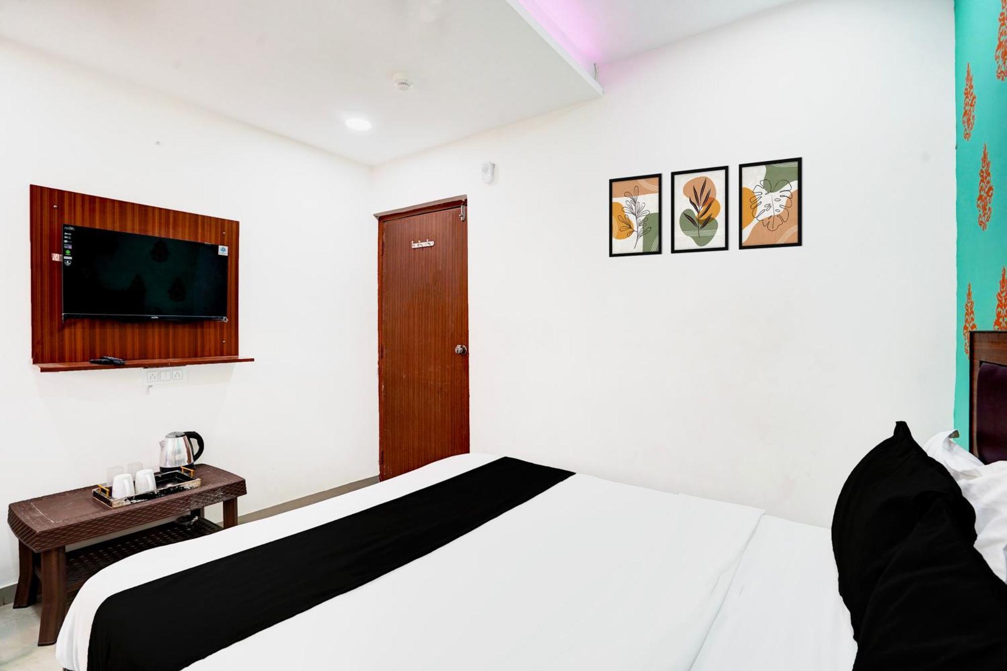 Super Hotel O Geeta Mandir Formerly Hotel Green Park Amhedabad Dış mekan fotoğraf